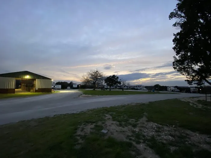 Hooves N Wheels RV Park Picture 10