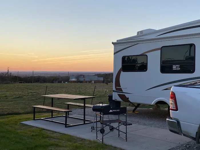 Hooves N Wheels RV Park Picture 6