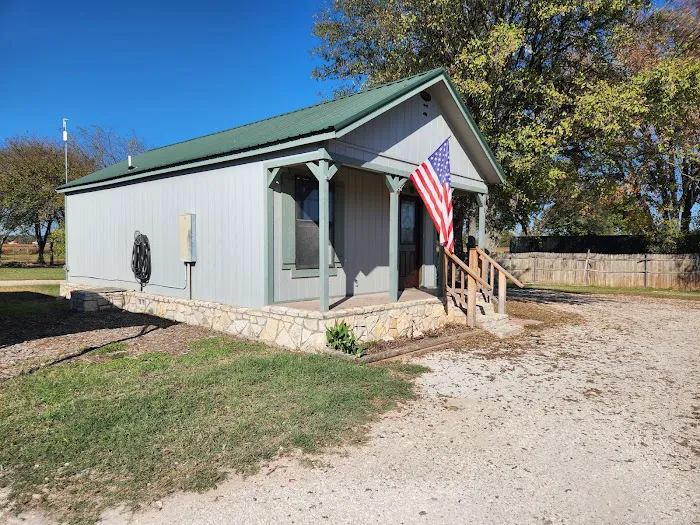 RAINBOW VILLAGE IN RAINBOW TEXAS Picture 1