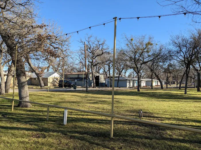 Oakdale Park Picture 4