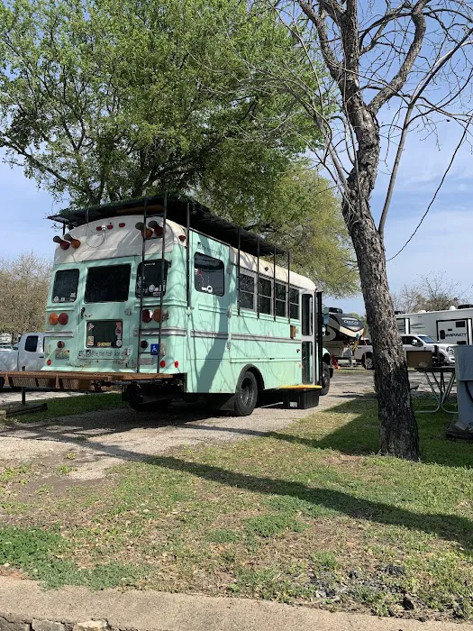 Oakdale Park Picture 5