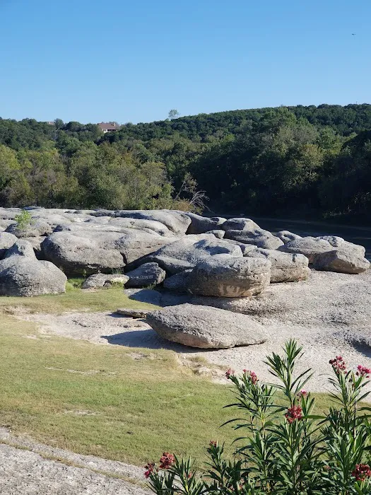 Oakdale Park Picture 10