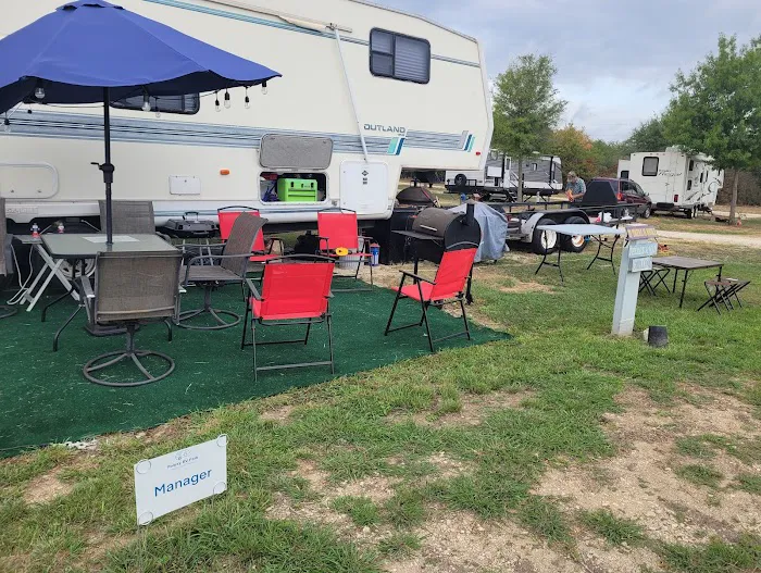 Paluxy RV Park Picture 9