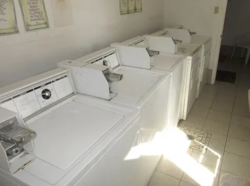 Midway Pines RV Park Picture 8