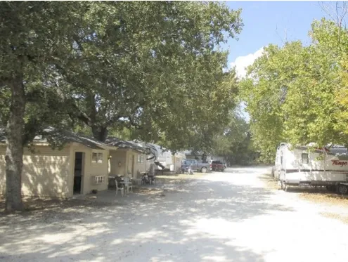 Midway Pines RV Park Picture 4