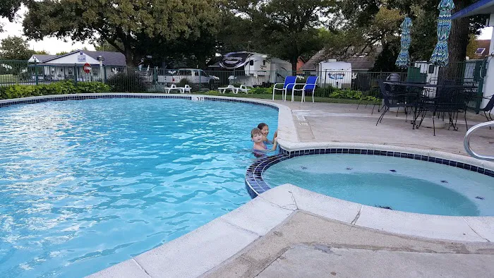 Destiny Dallas RV Resort Picture 10