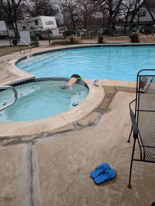 Destiny Dallas RV Resort Picture 9