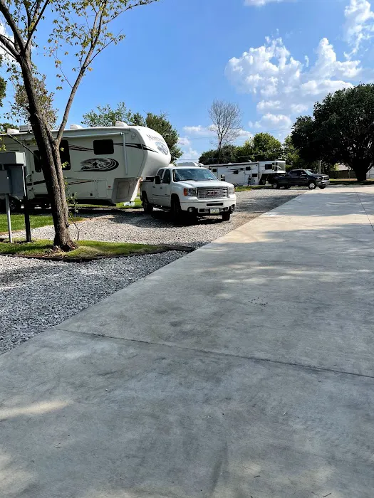 Lake Dallas RV Park Picture 1