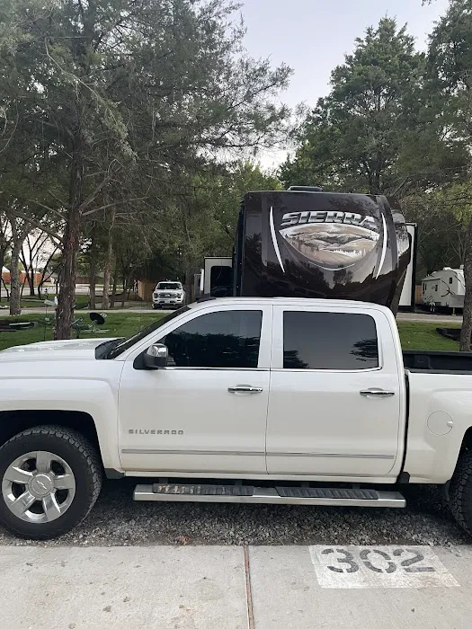 Lake Dallas RV Park Picture 9