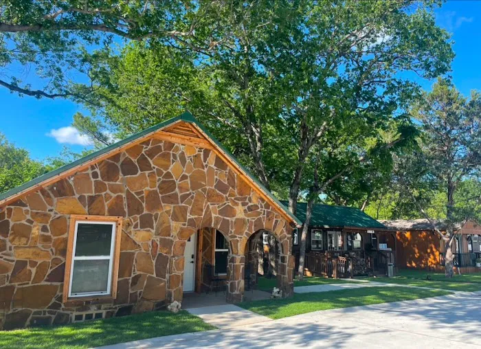 Lake Dallas RV Park Picture 10