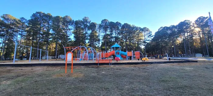 Cool Springs Pointe Mobile Home Park Picture 4