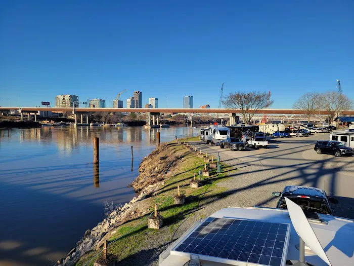 Downtown Riverside RV Park Picture 6