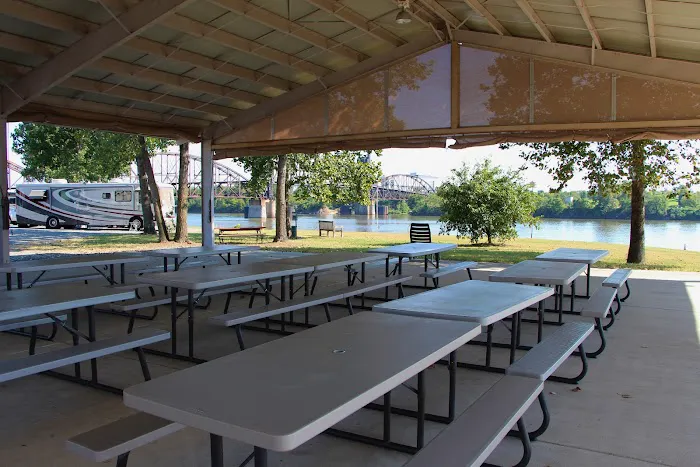 Downtown Riverside RV Park Picture 8