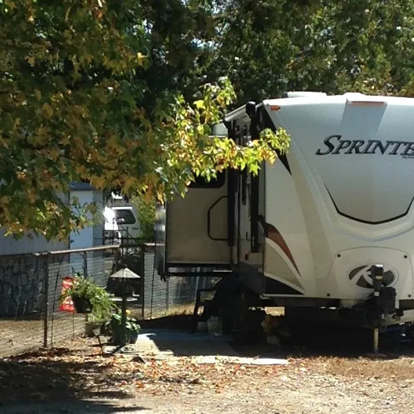 Oak Forest Village Picture 2