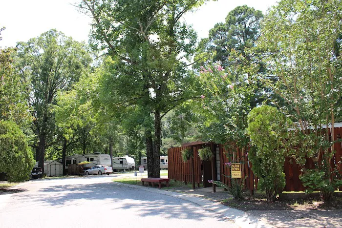 Oak Forest Village Picture 5