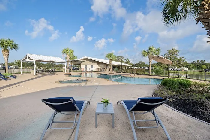 Brazoria Lakes RV Resort by QRV Picture 5