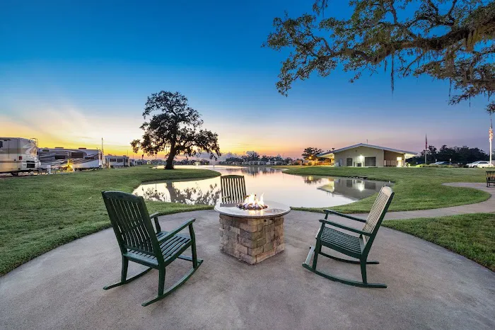 Brazoria Lakes RV Resort by QRV Picture 8