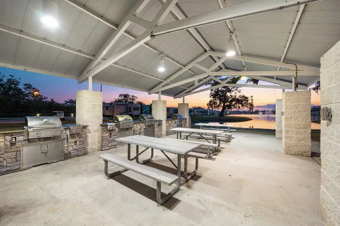 Brazoria Lakes RV Resort by QRV Picture 10