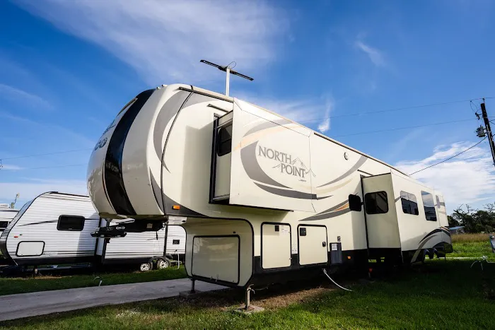 TripL RV Park Picture 3