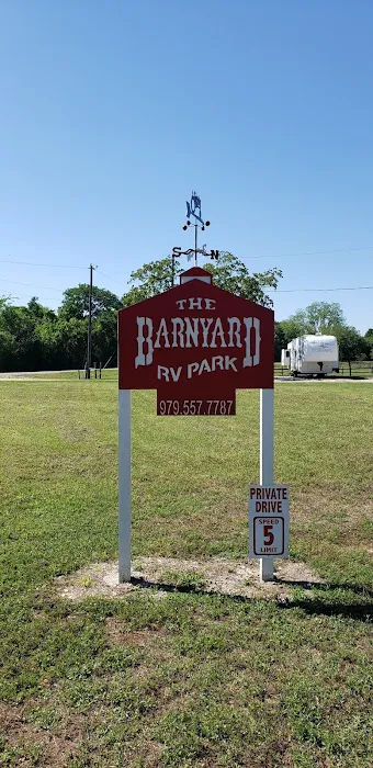 Barnyard RV Picture 7