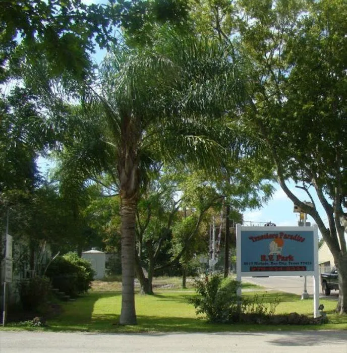 Travelers Paradise RV Park Picture 4