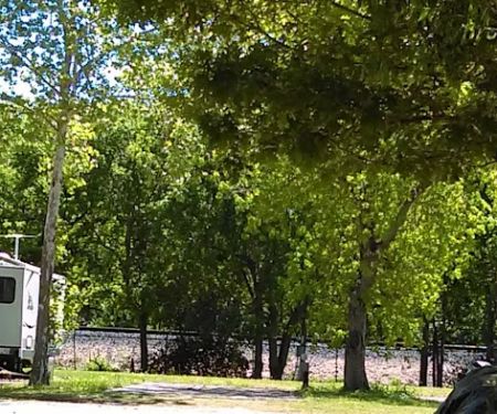 Travelers Paradise RV Park