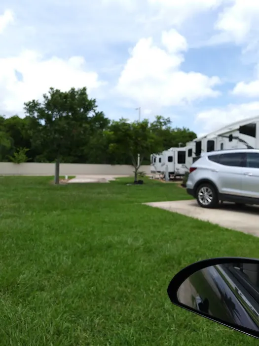 Bay City Holiday RV Park Picture 7