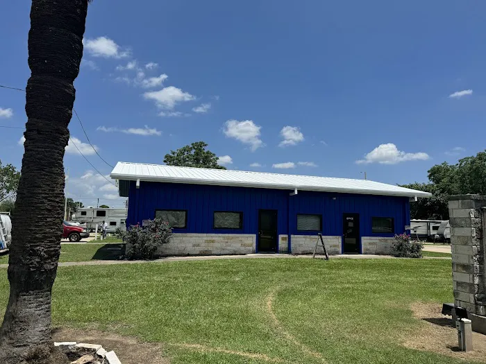 Bay City Holiday RV Park Picture 4