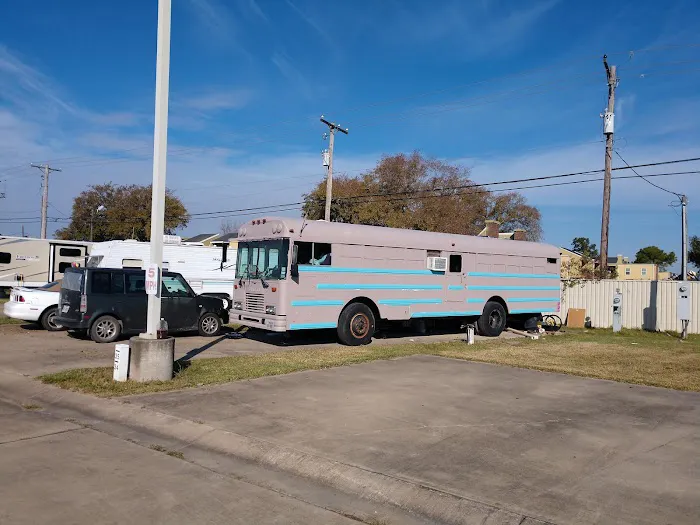 Bay City Holiday RV Park Picture 9