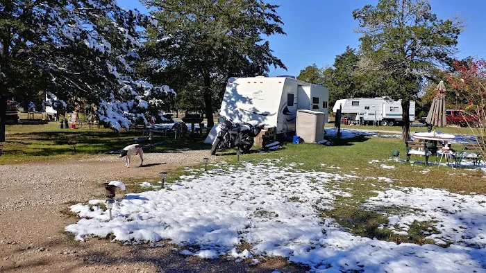 Lakeside camping and RV Picture 10