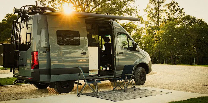 The Hill RV Park & Campground Picture 9