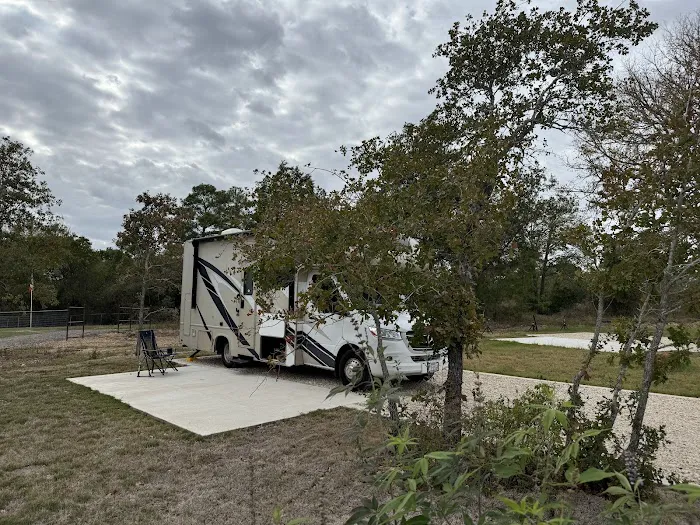 The Hill RV Park & Campground Picture 3