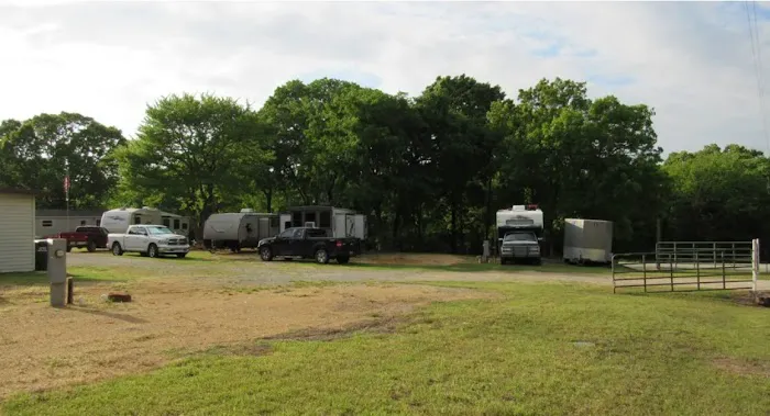 Lone Oak RV Park Picture 7