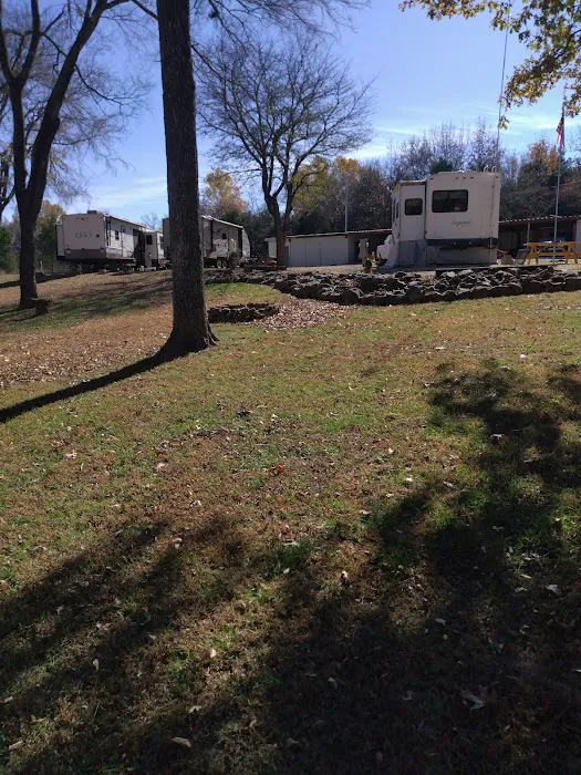 Lone Oak RV Park Picture 4