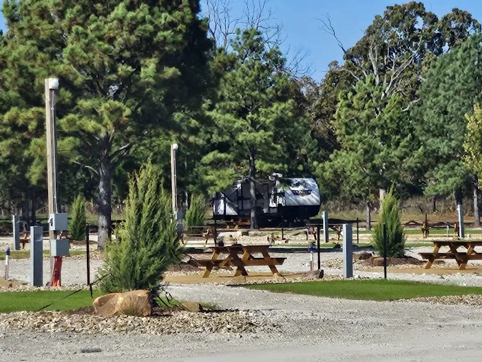 Cherokee Wild RV Resort Picture 9