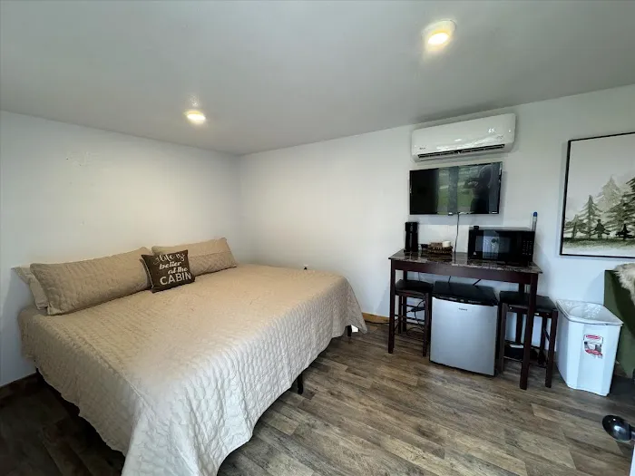 Pine Creek Hideaway Cabins & RV Resort Picture 1