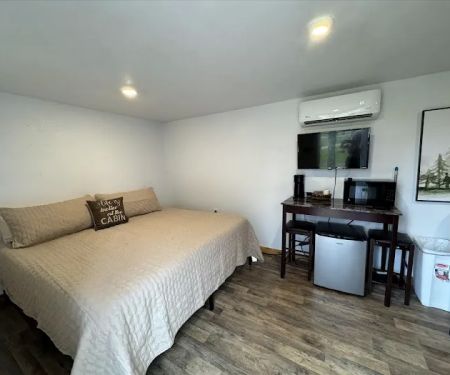 Pine Creek Hideaway Cabins & RV Resort