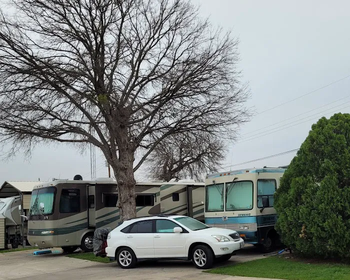 Cicada Springs RV Park Picture 5