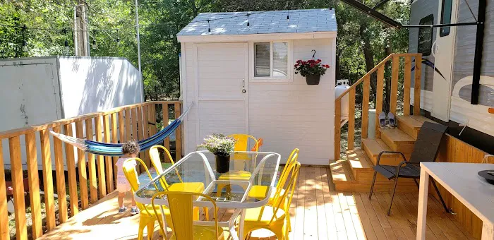 Oak Creek & Cedar Knob Mobile Home Park Picture 1