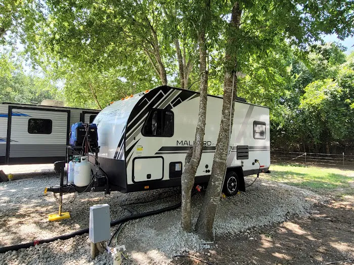 Ez Liv In Rv Park.LLC Picture 7