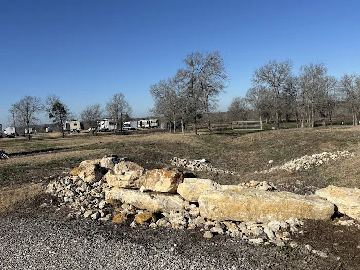 Hidden Elm Farm & RV Park Picture 9