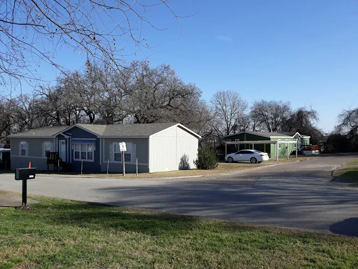 Country Oaks Mobile Home Park Picture 6
