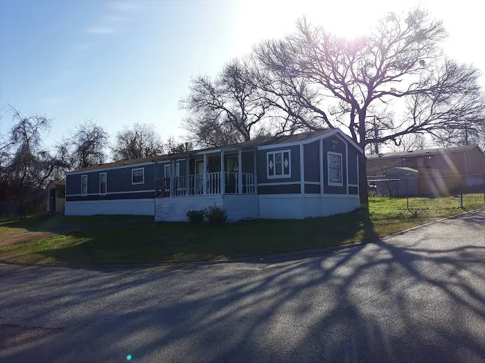 Country Oaks Mobile Home Park Picture 2