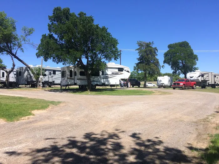 Camp 10625 R.V. Park Picture 4