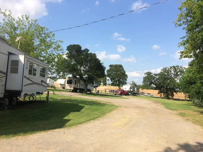 Camp 10625 R.V. Park Picture 5