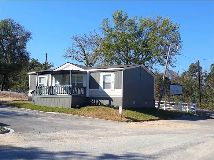 Green Oaks Mobile Home Community Picture 7