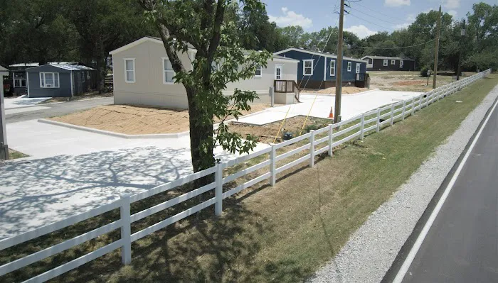 Green Oaks Mobile Home Community Picture 2