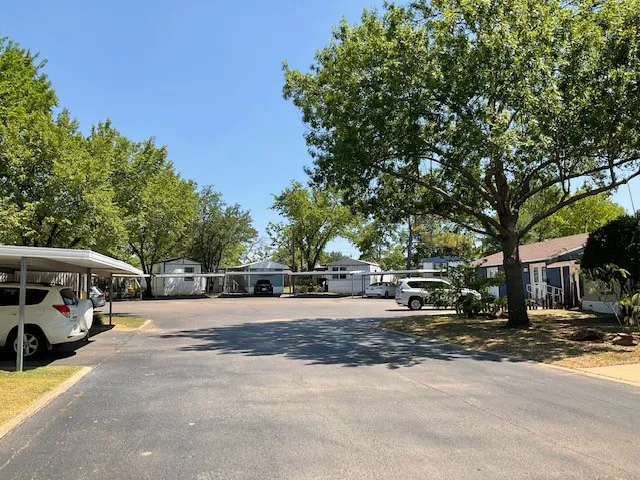 Center Point Manufactured Housing Community Picture 6