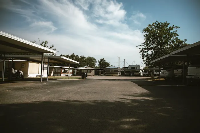 Center Point Manufactured Housing Community Picture 9