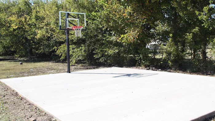 Newark Mobile Home Community Picture 4